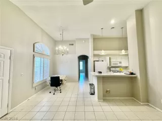 Photo #4: 2585468 Listing