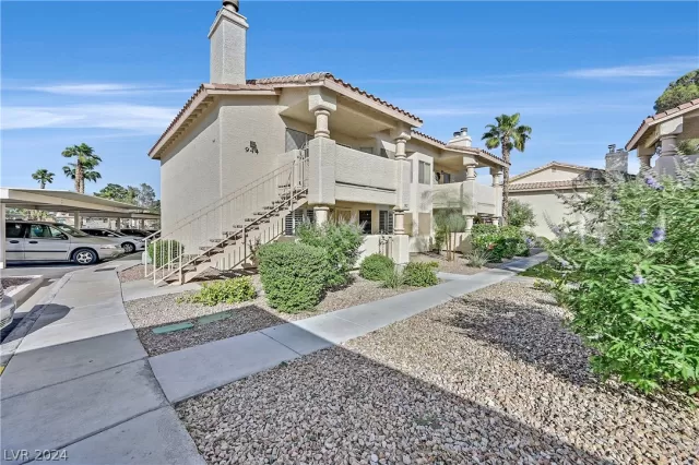 MLS: 2585469 Condo For Sale