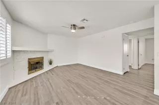 Photo #4: 2585469 Listing