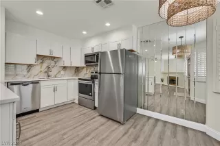 Photo #6: 2585469 Listing