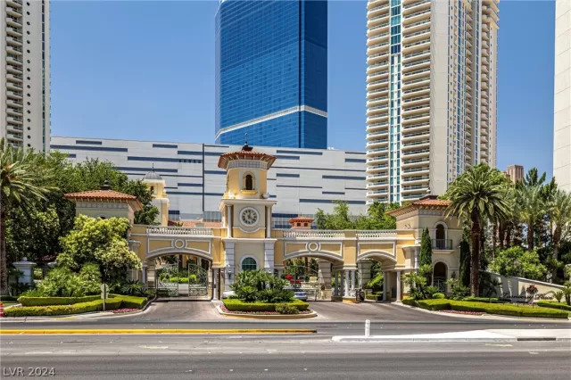 MLS: 2585471 Condo For Sale