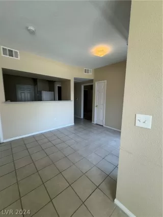 Photo #3: 2585476 Listing 