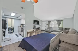 Photo #3: 2585500 Listing