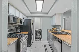 Photo #4: 2585500 Listing