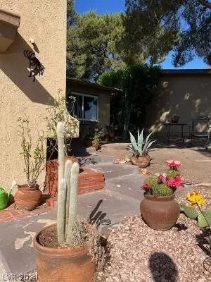 Photo #1: 2585501 Listing