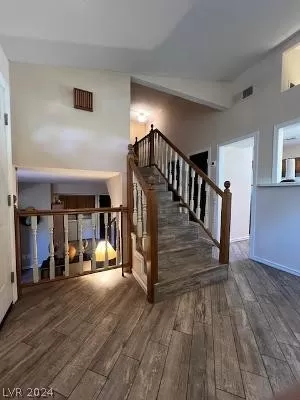 Photo #3: 2585501 Listing