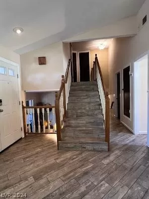 Photo #4: 2585501 Listing