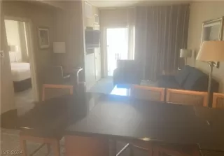 Photo #3: 2585517 Listing