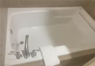 Photo #6: 2585517 Listing