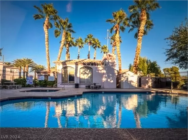 MLS: 2585524 Condo For Sale