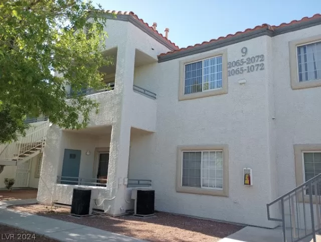 MLS: 2585572 Condo For Sale