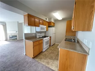 Photo #5: 2585572 Listing 