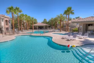 Photo #6: 2585608 Listing 