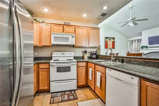 Photo #5: 2585612 Listing