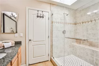 Photo #6: 2585612 Listing