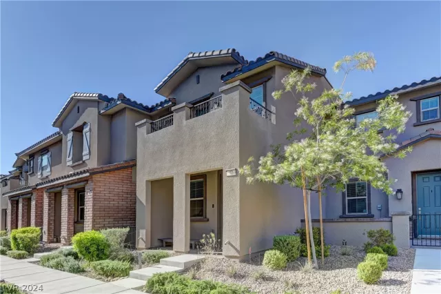 MLS: 2585617 Condo For Sale