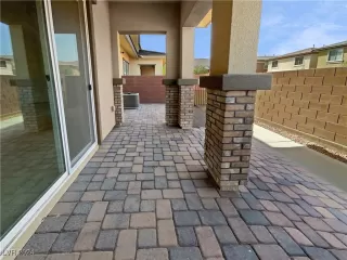 Photo #6: 2585627 Listing