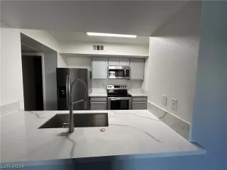 Photo #2: 2585633 Listing 