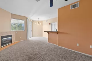 Photo #6: 2585666 Listing