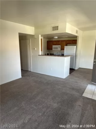 Photo #3: 2585676 Listing 