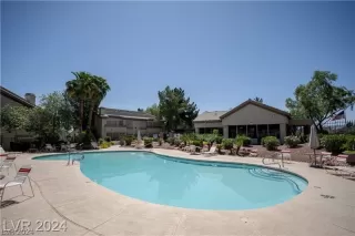 Photo #2: 2585677 Listing