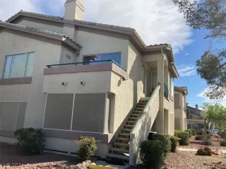 Photo #3: 2585677 Listing