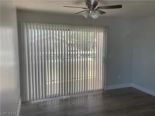 Photo #4: 2585677 Listing
