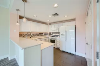 Photo #2: 2585687 Listing 