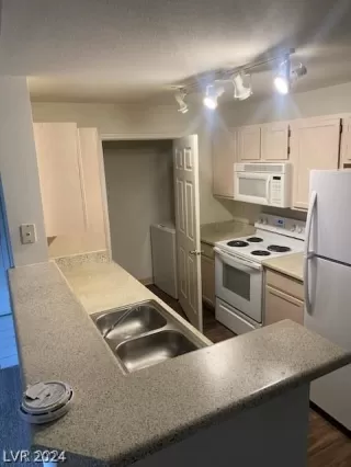 Photo #4: 2585692 Listing 