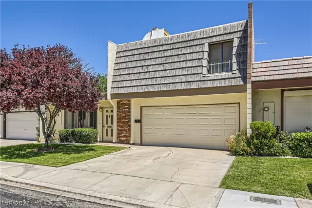 MLS: 2585707 Condo For Sale