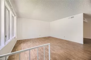 Photo #3: 2585707 Listing