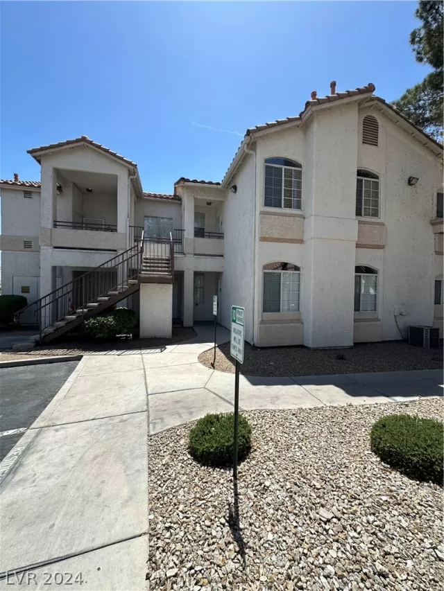 MLS: 2585709 Condo For Sale