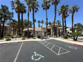 Photo #2: 2585709 Listing 