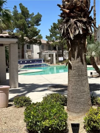 Photo #3: 2585709 Listing 