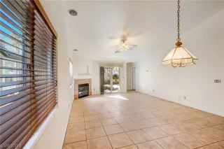 Photo #6: 2585718 Listing