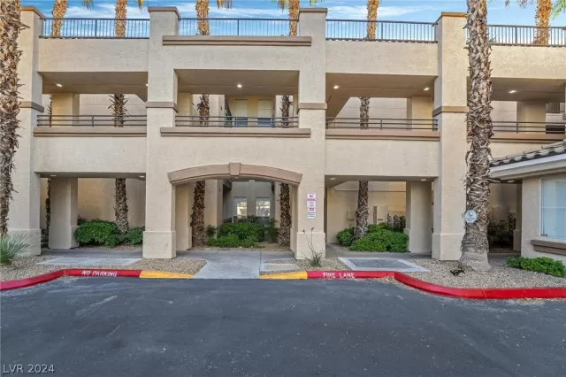 MLS: 2585723 Condo For Sale