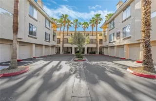 Photo #2: 2585723 Listing