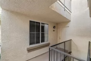 Photo #4: 2585723 Listing