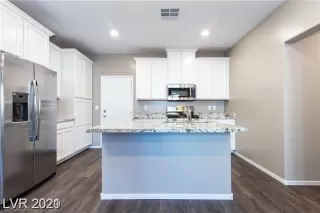 Photo #5: 2585740 Listing 