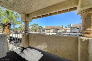 Photo #5: 2585754 Listing