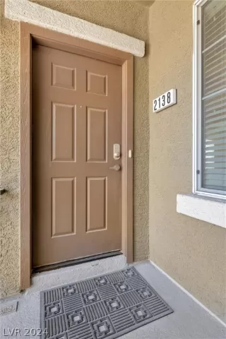 Photo #2: 2585757 Listing