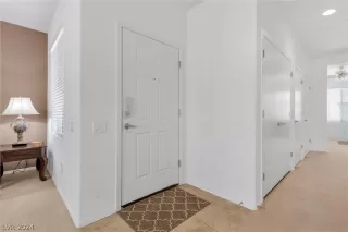 Photo #3: 2585757 Listing