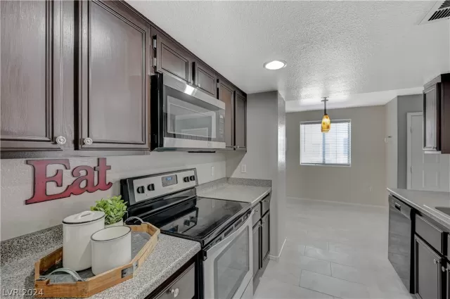 MLS: 2585784 Condo For Sale