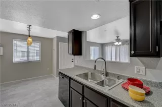 Photo #2: 2585784 Listing