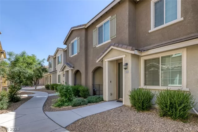 MLS: 2585795 Condo For Sale