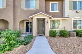 Photo #2: 2585795 Listing