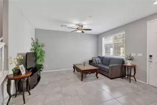 Photo #5: 2585795 Listing