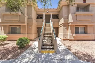 Photo #2: 2585802 Listing