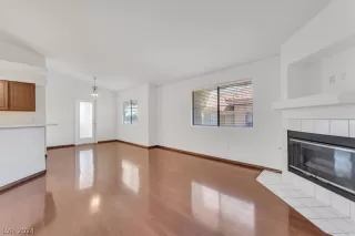 Photo #4: 2585802 Listing