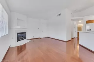 Photo #5: 2585802 Listing